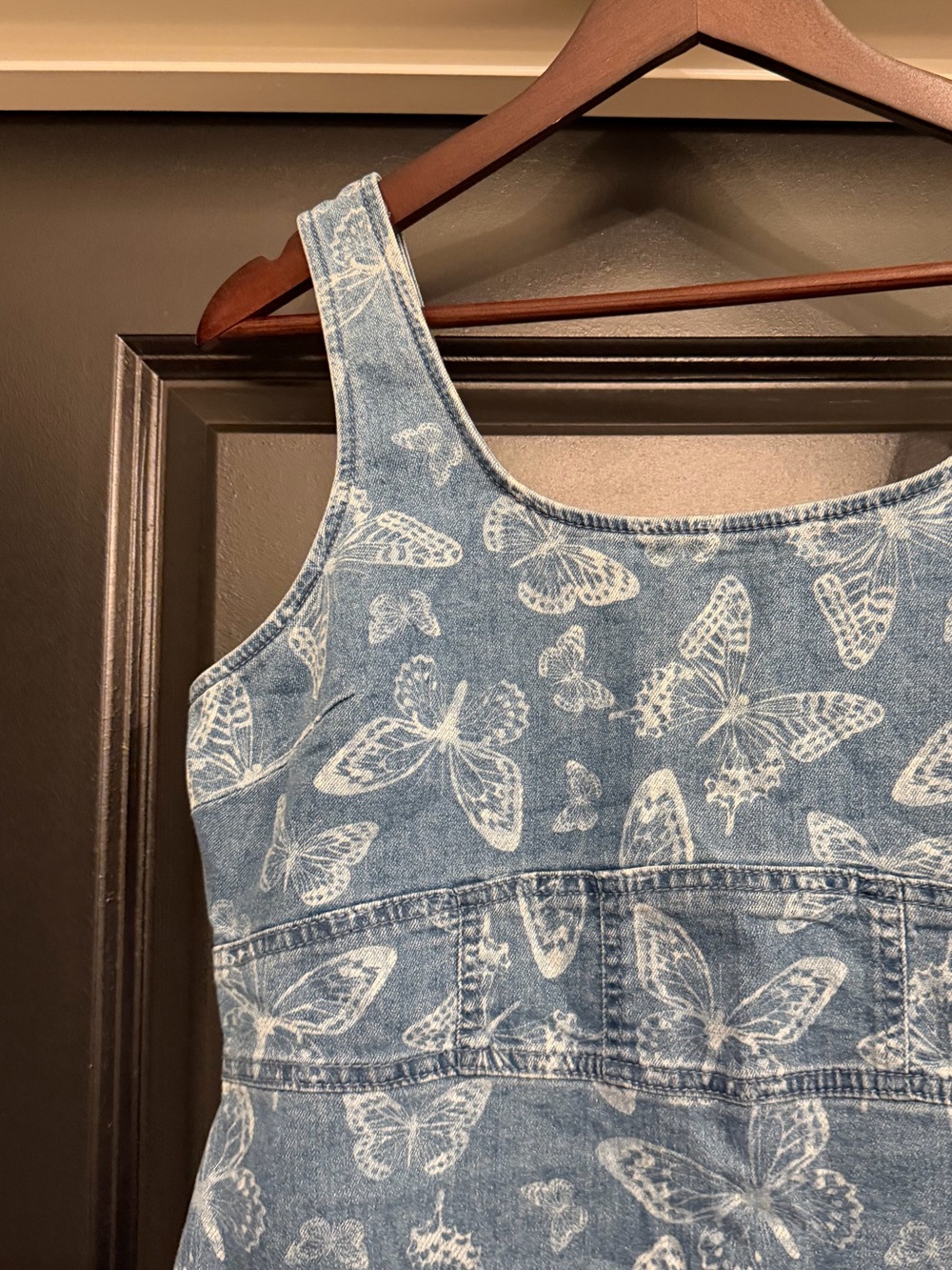 NWT Denim Butterfly Print Sleeveless Dress - Picture 2 of 4